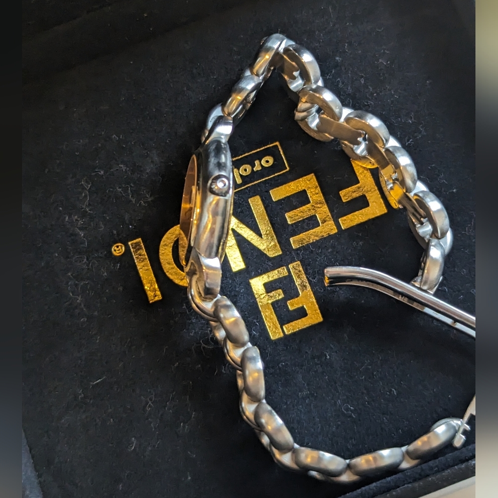 Fendi Vintage Ladies Watch 1800L - Picture 12 of 12